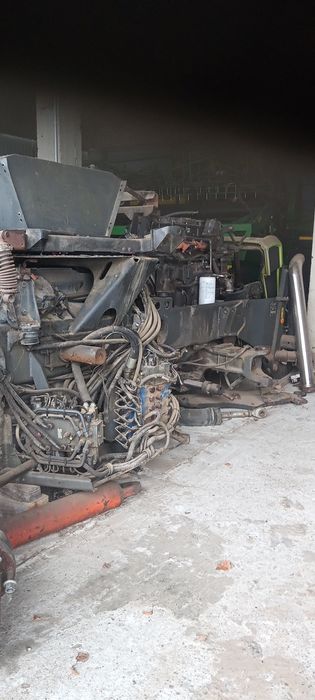 Claas xerion 3800 TRAC VC drugi taki sam model na części