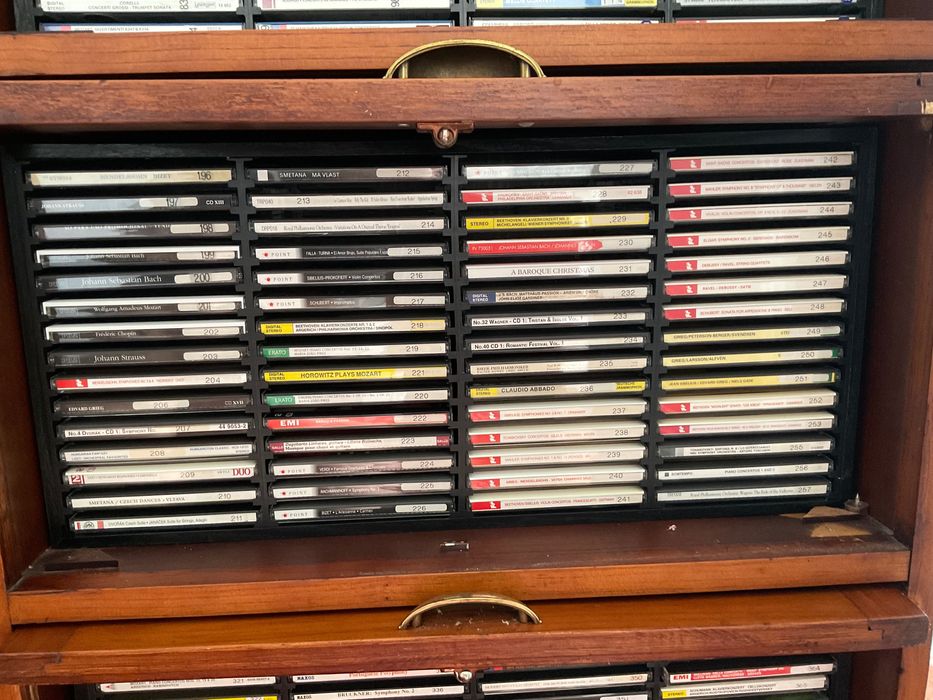Armário de cd’s clássica