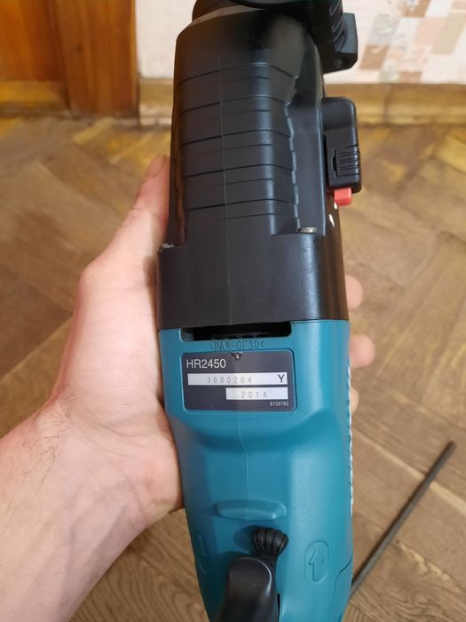 100% оригінал!!Перфоратор Makita HR 2450,780вт,2.7дж
