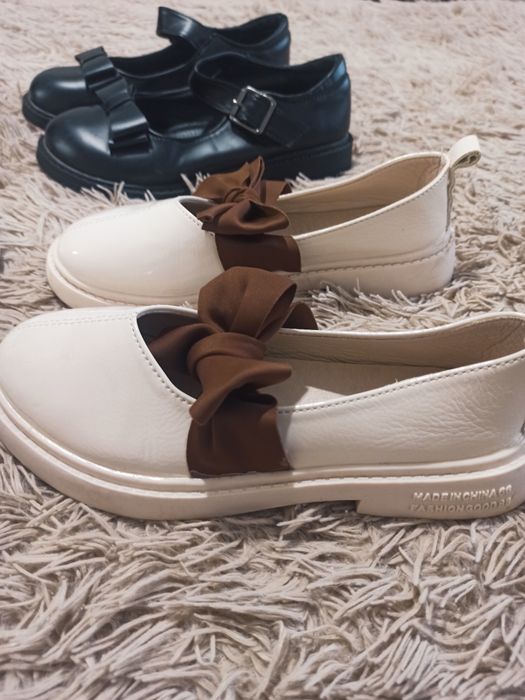 Взуття на дівчинку