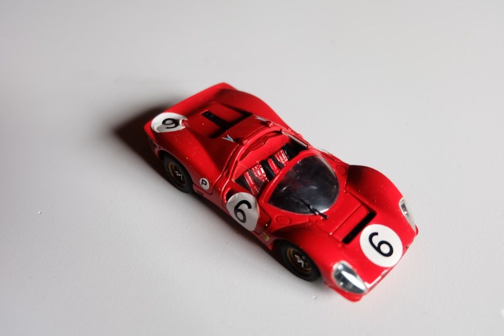 Miniatura Ferrari 330 P4
