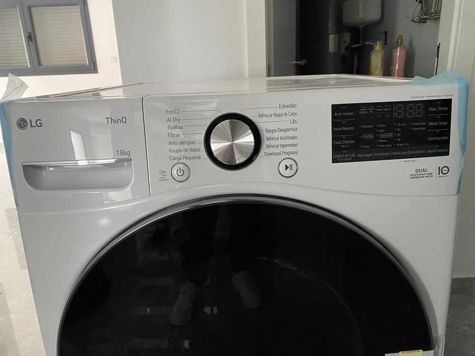 Máquina de secar roupa  LG ThinQ 18kg (nova)
