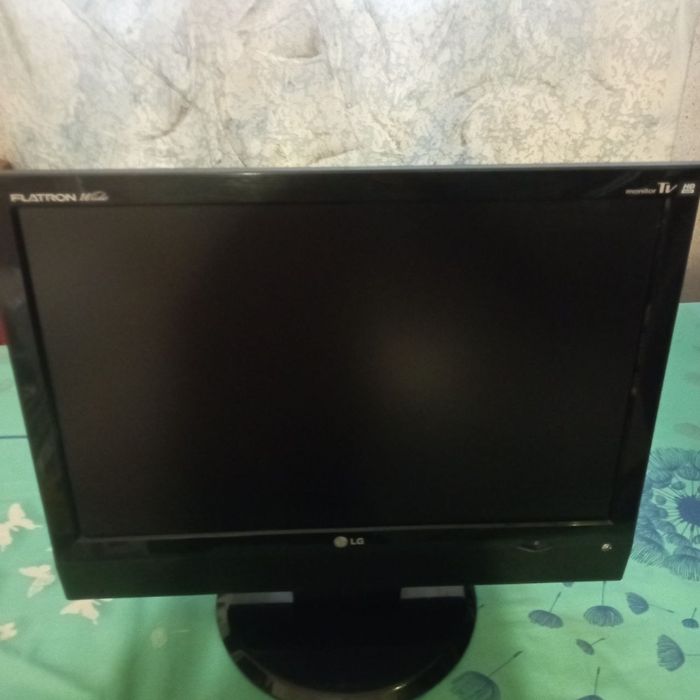 LG Flatron M198WA-BZ.