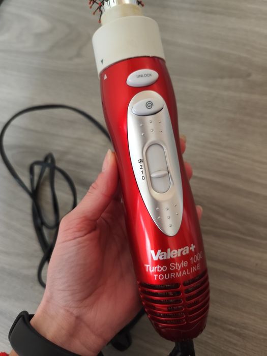 Фен-щітка Valera