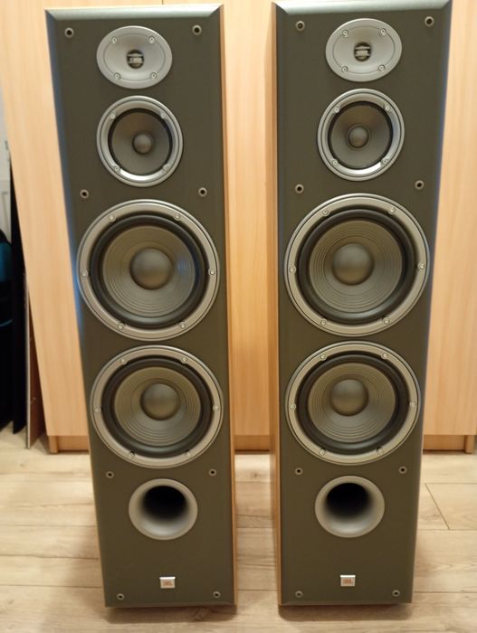 Kolumny JBL E90.