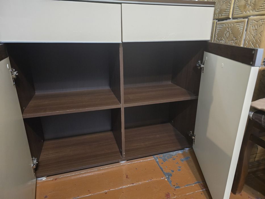 Komoda front z połyskiem