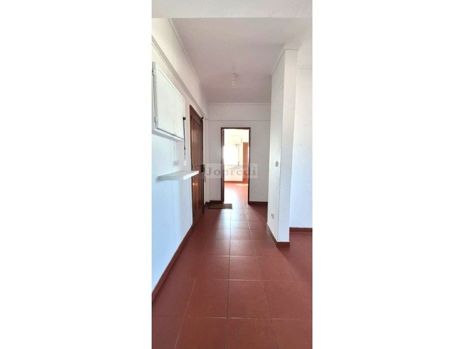 Apartamento T2 com terraço