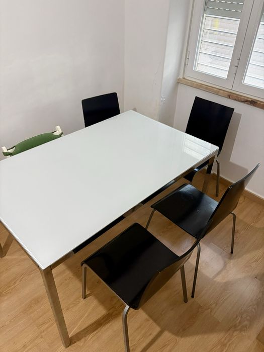 Mesa IKEA TORSBY 135 x 85