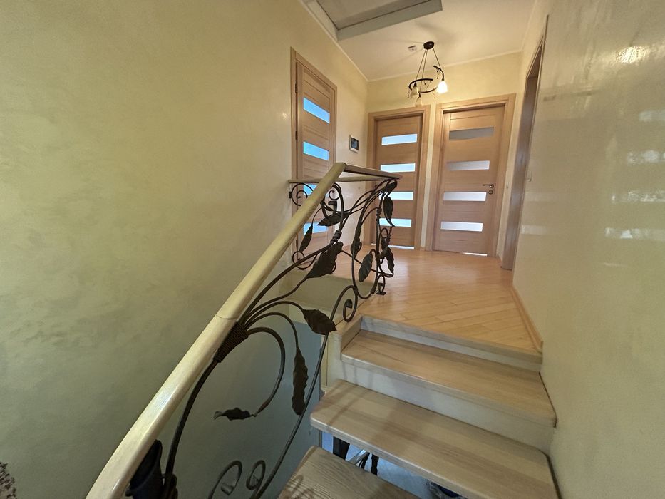 Продаж будинку Рівне, вул Золотіівська