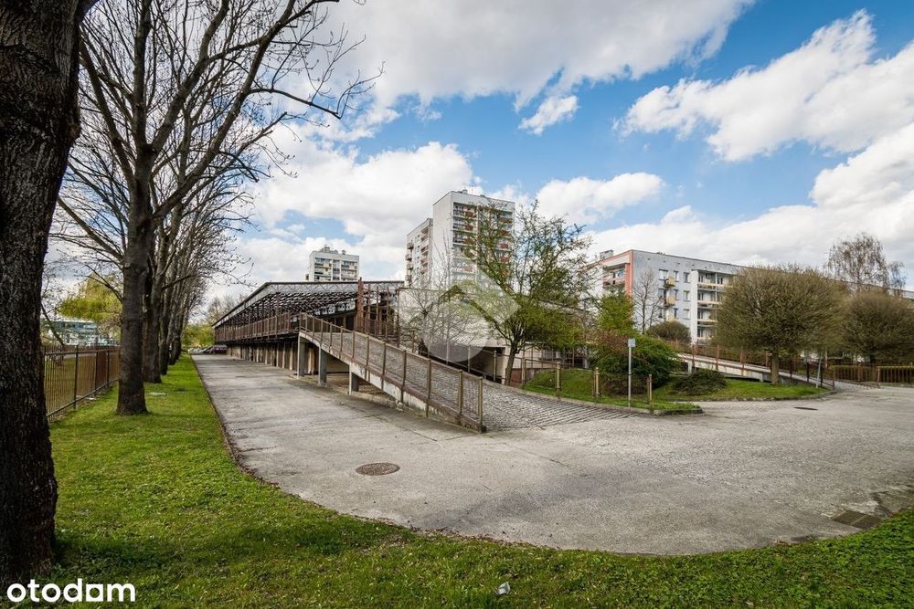 Garaż na wynajem - Os. Podwawelskie - Kraków - Więcej