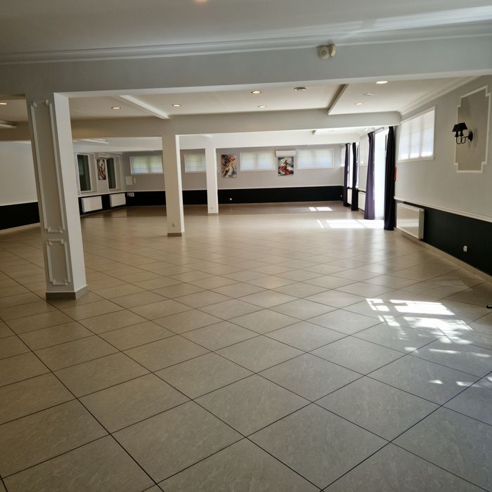 Lokal usługowy 550m² w Pszczółkach