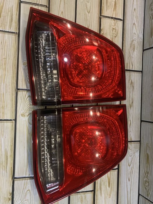 Задні фари Тойота ленд крузер 200 2010 годБ/у