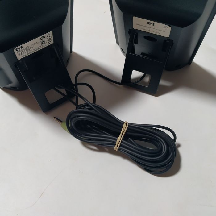 Colunas para PC / Portátil (HP, Logitech e Genius)