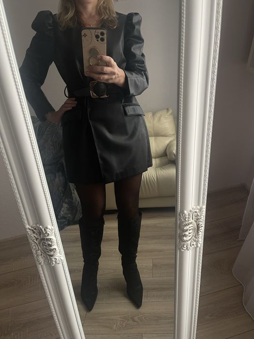 Платье из экокожи Zara, размер М.