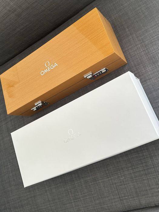 Omega pudełko organizer na zegarki
