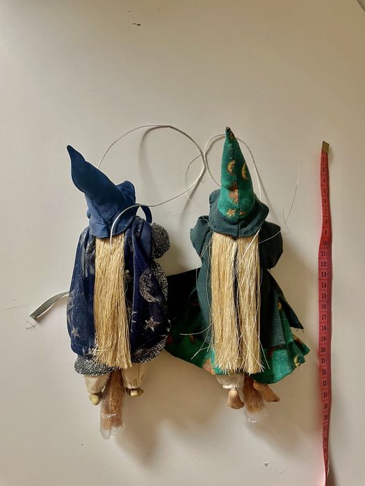 Bruxinhas cerâmica com vassoura