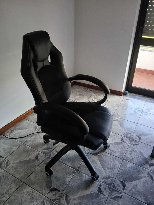 Cadeira de Escritório Ergonómica – Bom Estado