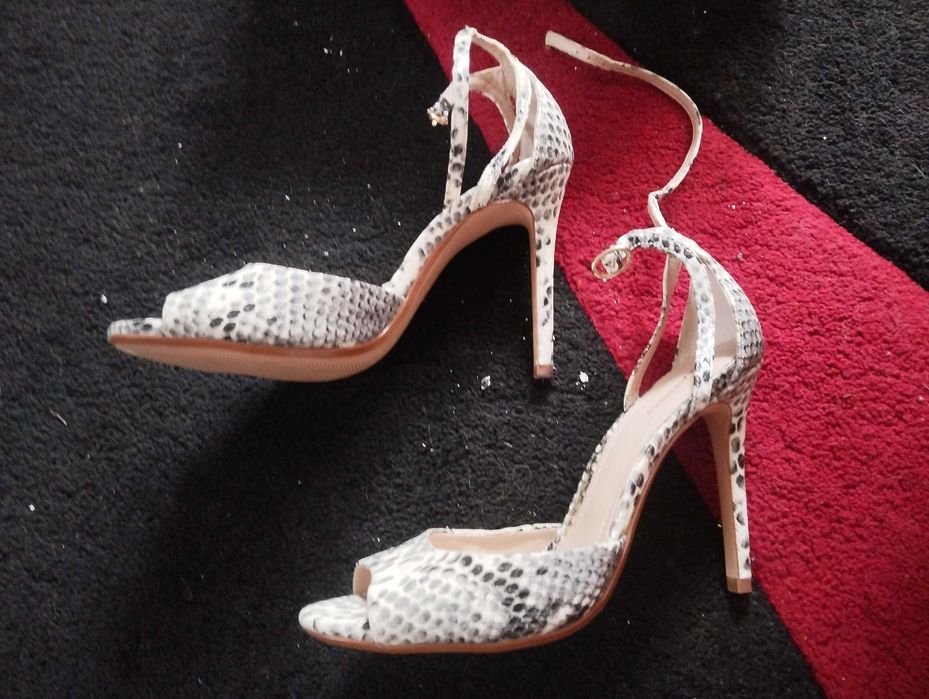 Buty na obcasach