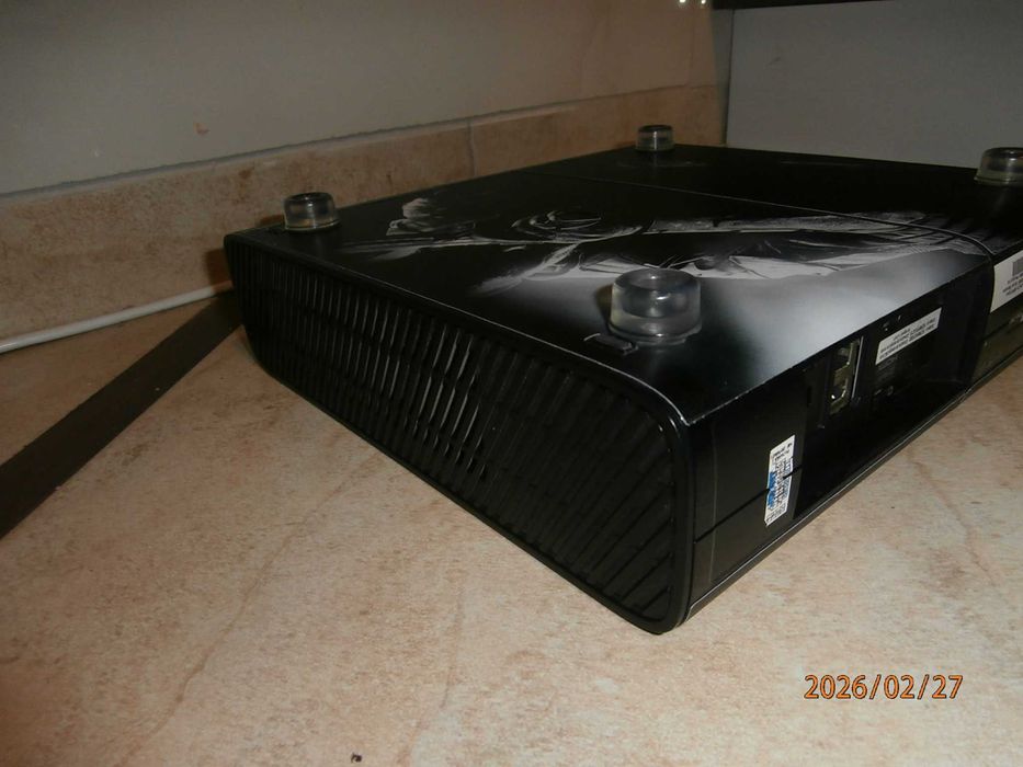 Konsola Xbox 360 E 250G + okablowanie + pad + 5 gier Cena Ostateczna