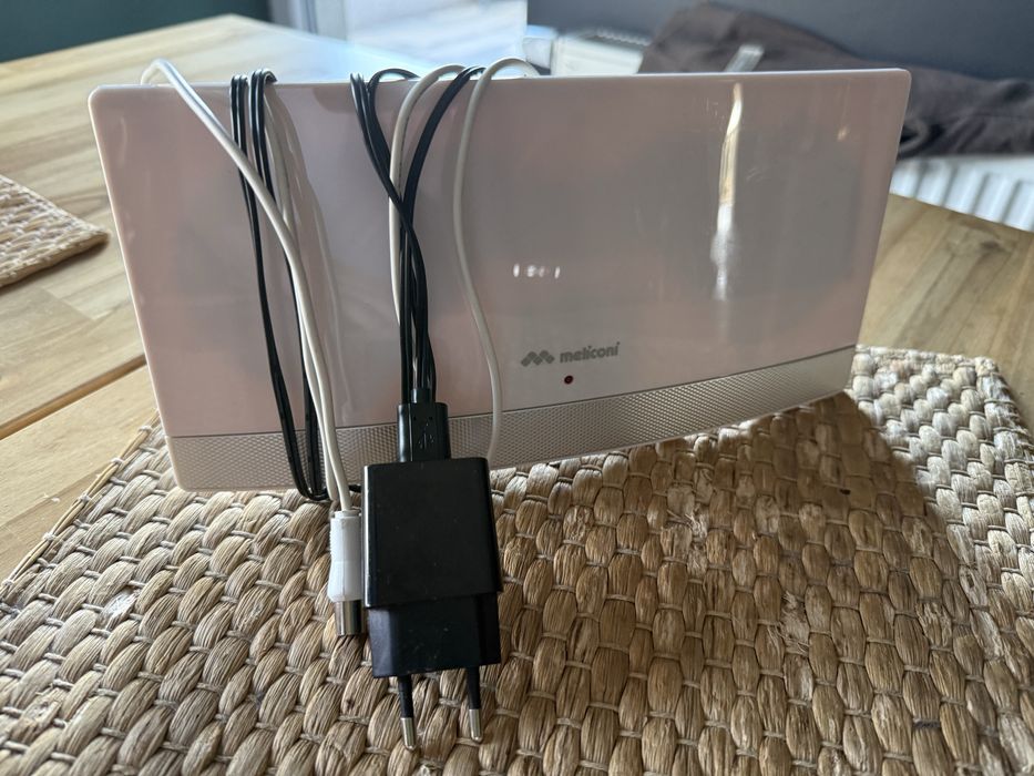 Antena pokojowa Meliconi AT55 R1 White DVB-T2 USB ze wzmacniaczem