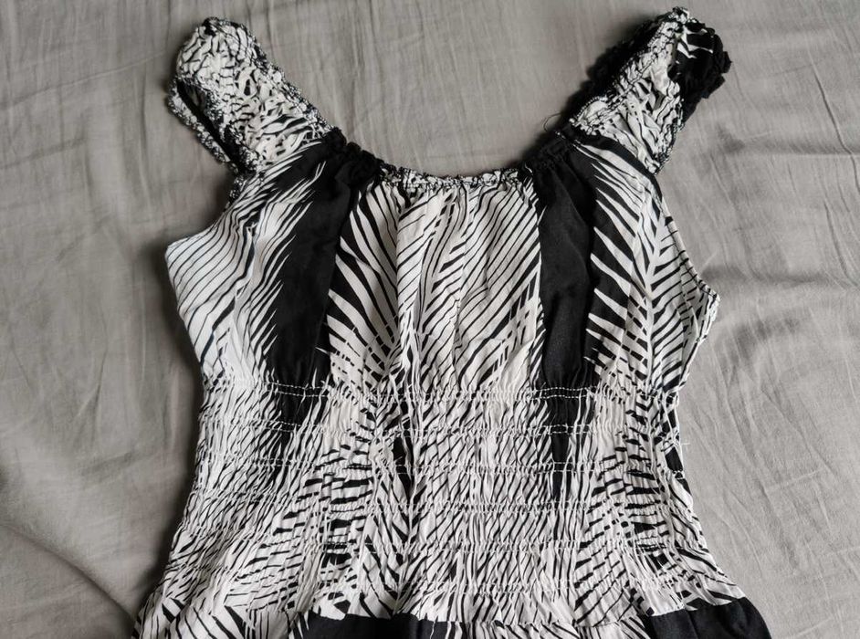 Generation Długi sukienka maxi czarna w białe liście palmowe na lato