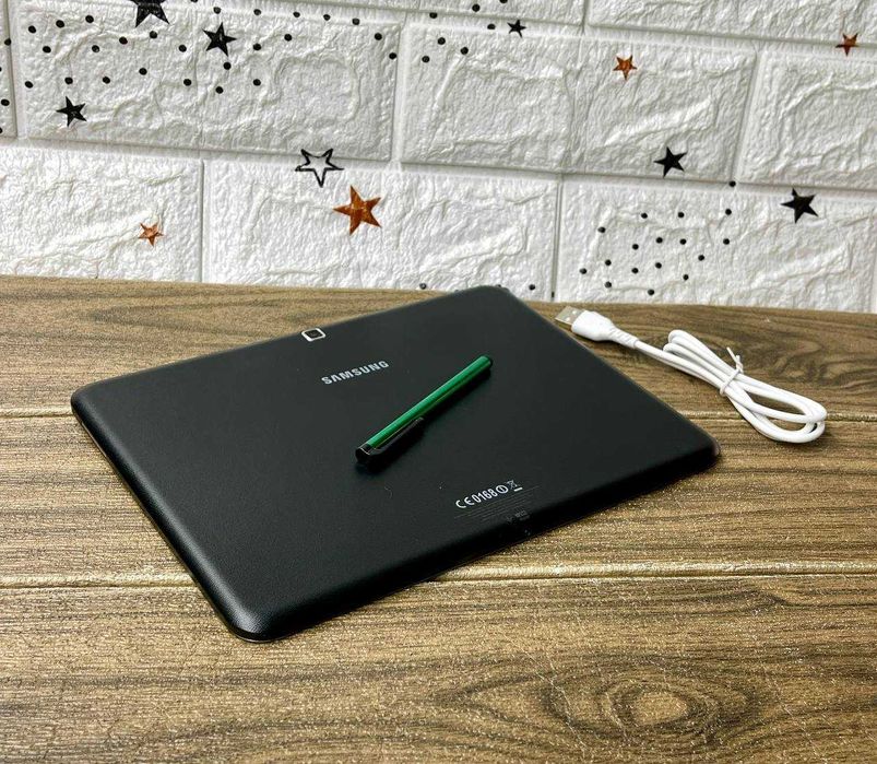 Планшет Samsung Galaxy Tab (10 дюймів)