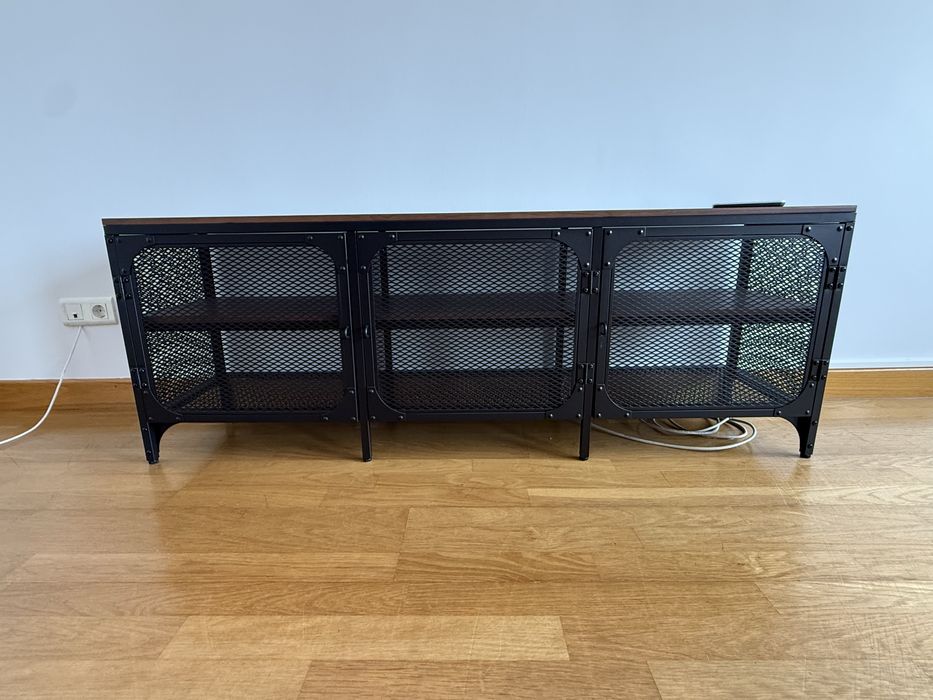 Móvel de TV / Consola Industrial IKEA FJÄLLBO (Excelente Estado)