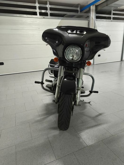 Harley-Davidson FLHXS Street Glide Special