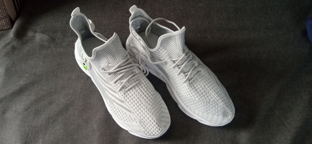 Buty męskie do biegania 45