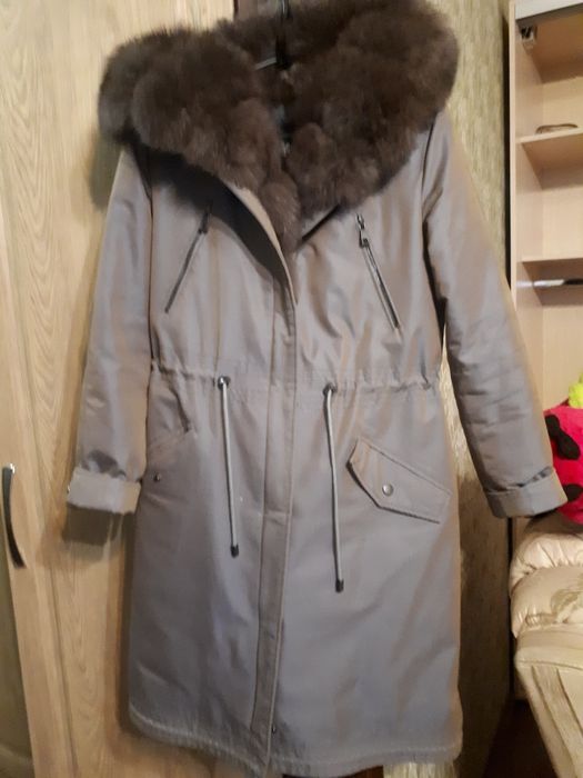 Продам парку с натуральным мехом