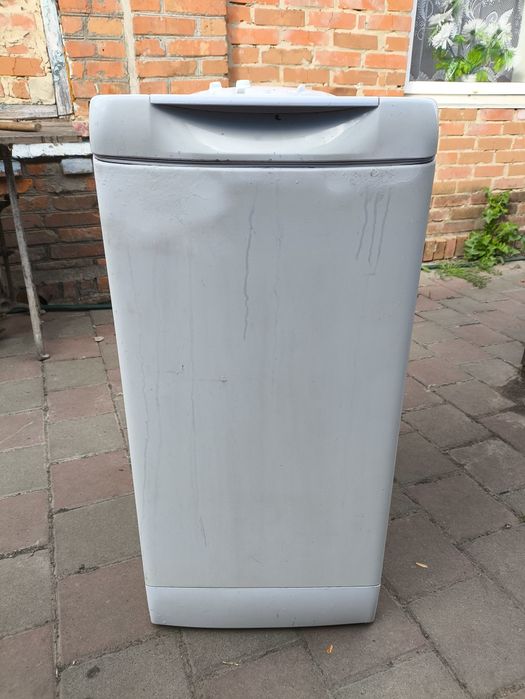 Продам пральну машинку Ariston