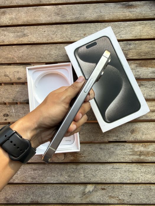 iPhone 15 Pro - 256GB | Titanium Natural