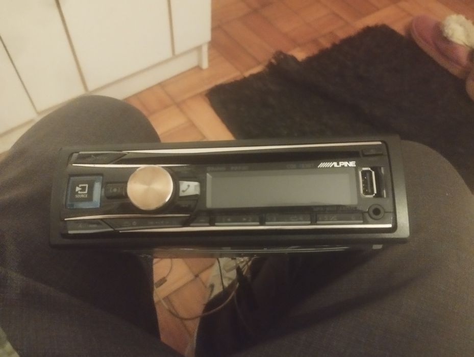 Auto radio Alpine bluetooth pen aux