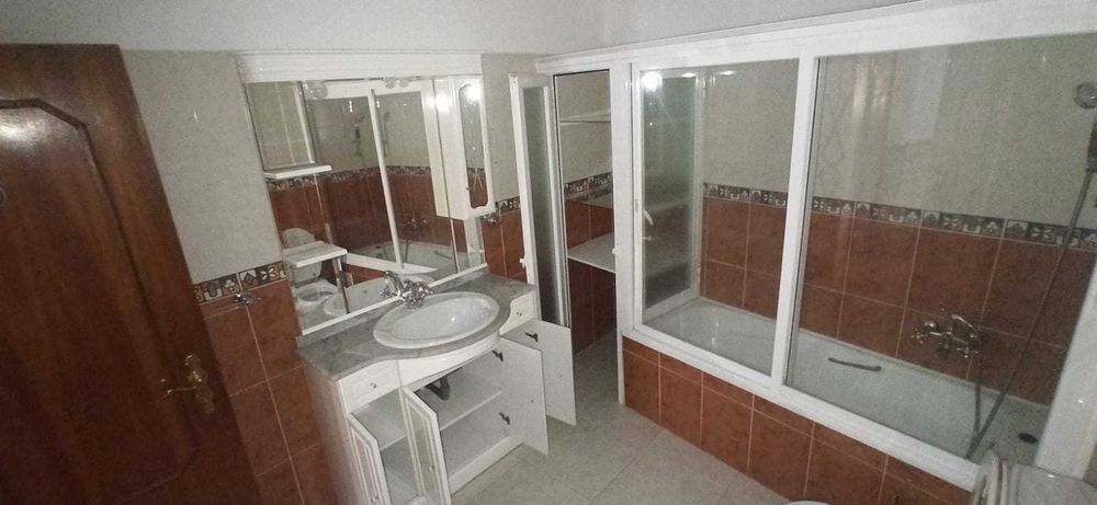 Apartamento T2 em Camarate, 1º andar