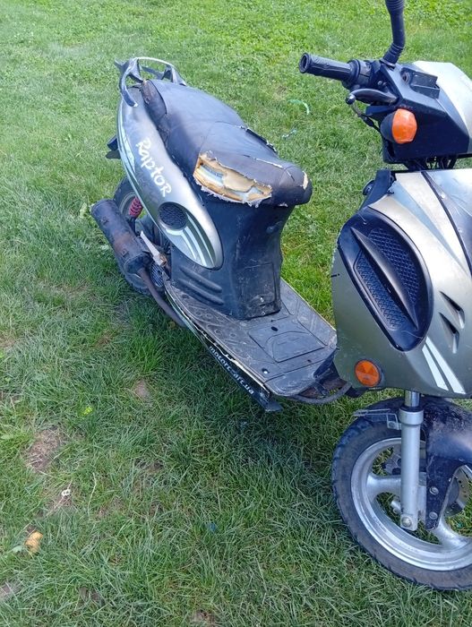 Продам скутер 4 тактний на повному ходу мотор зроблений