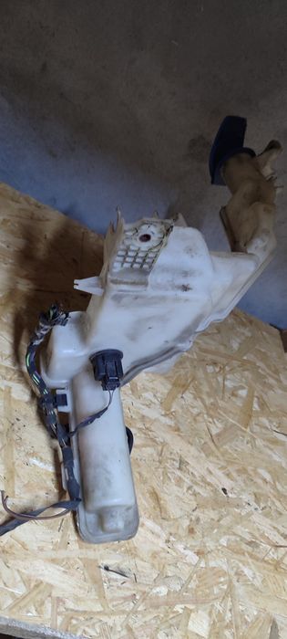 Zbiornik spryskiwaczy VW PASSAT B6 zbiorniczek wszystkie części Passat