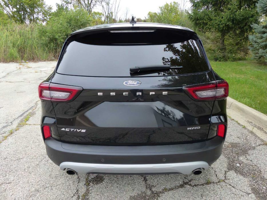 Ford Escape      2024