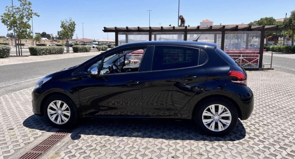 Peugeot 208 - Impecável