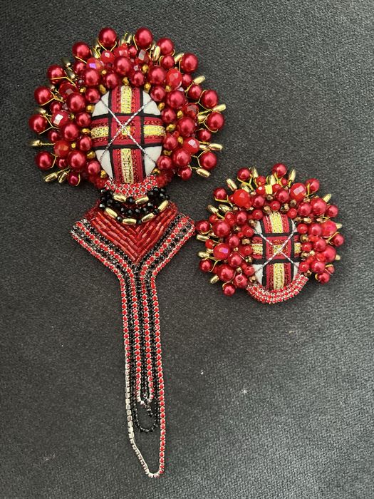 Патріотичні броші-мотанки