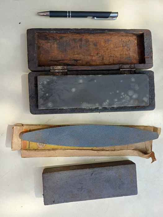 Diversas pedras de afiar, de carpinteiro ou para facas - Peça rara