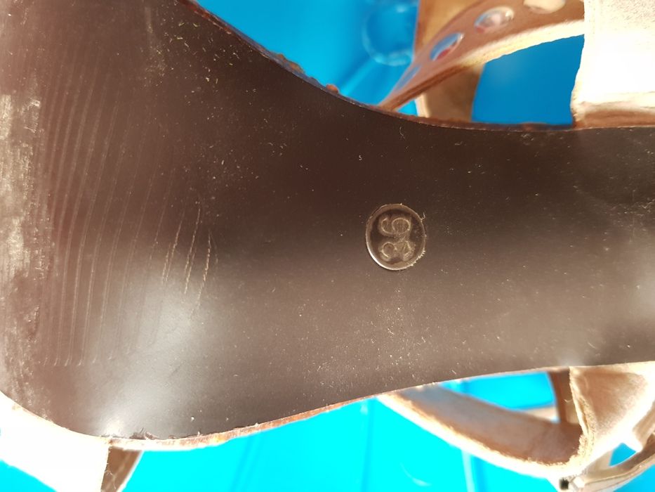 Sandália número 36