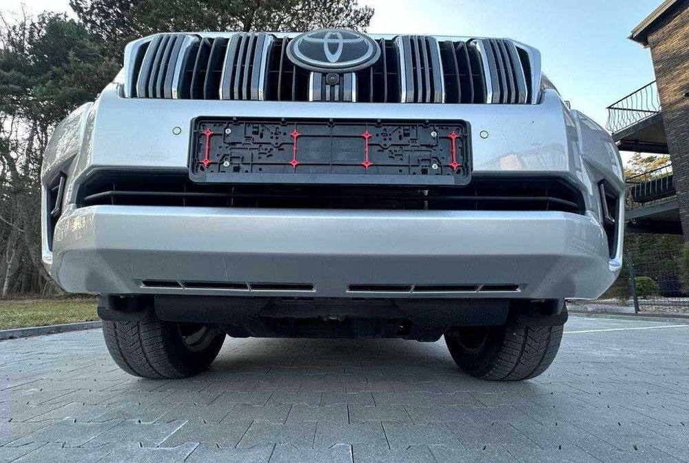 У продажі авто з ЄС Toyota Land Cruiser Prado 2019 року.