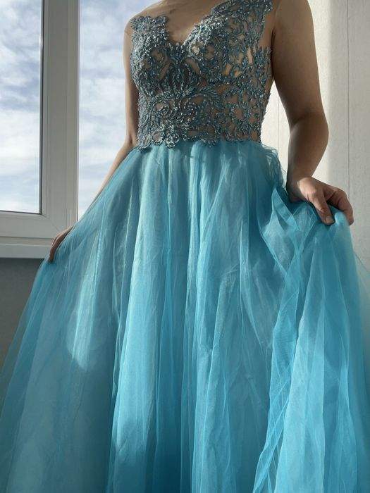 Вечірня сукня довга