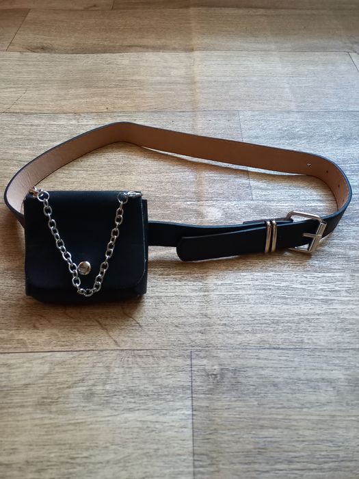 Pasek  damski z  saszetką czarny