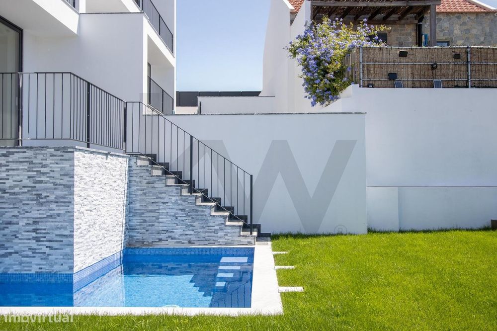 Moradia em condominio com jardim e piscina privados