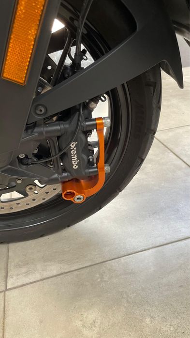 KTM 1290 de garagem semi-nova