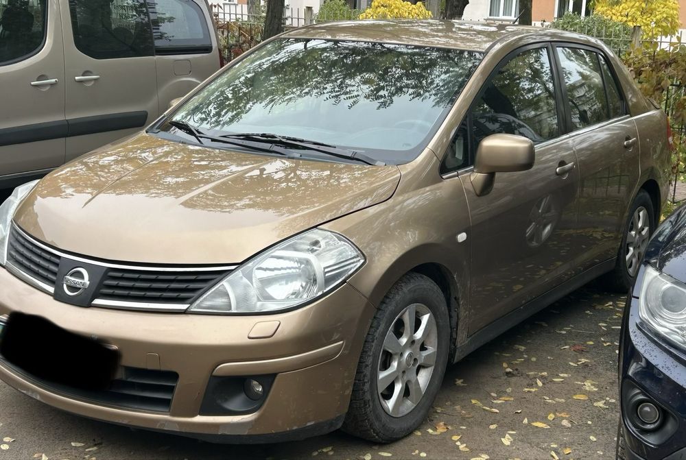 Nissan Tiida седан автомат 1.6