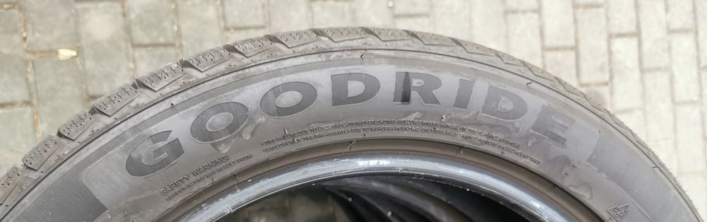 Opony 4x Goodride 235/50R19 103V ZuperSnow