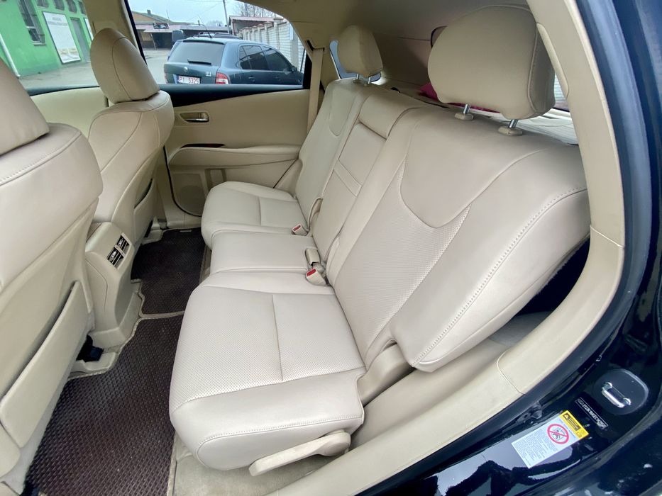 Перетяжка салона, обшивка сидінь, стелі, керма, карт, торпедо(панелі)