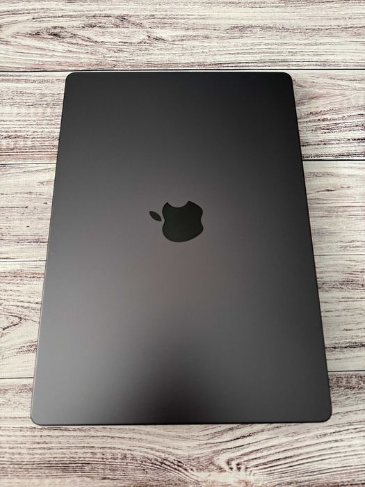 MacBook Pro 14 2023 M3 Pro 36GB RAM / 512GB SSD Space Black